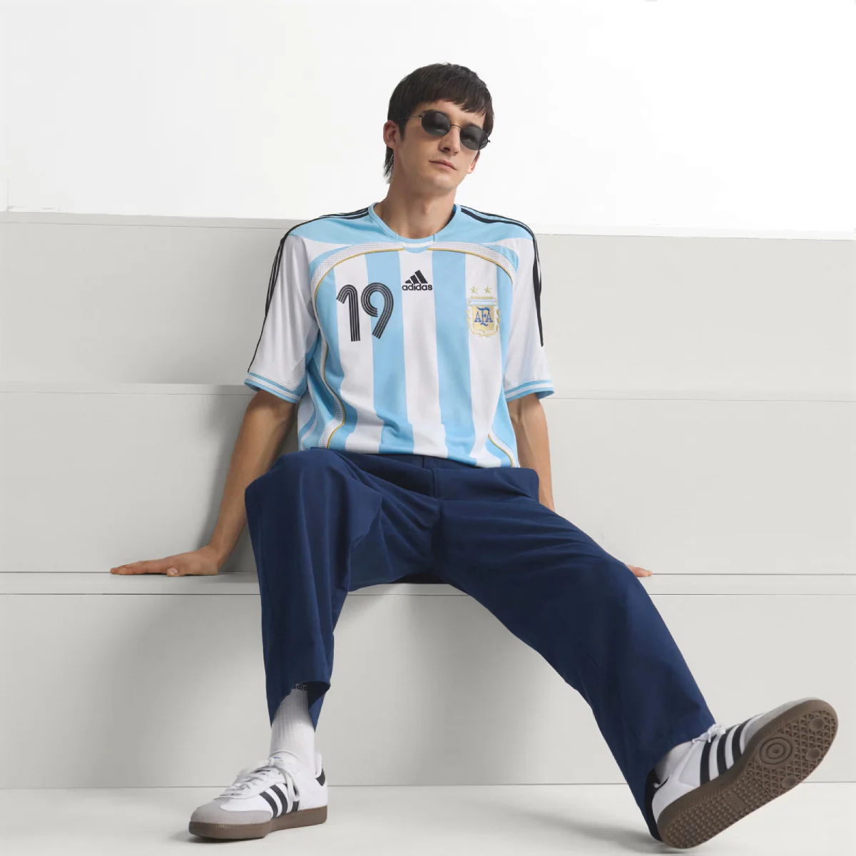 Argentina 2006 Messi Home Kit Tee 'White' - Image 8