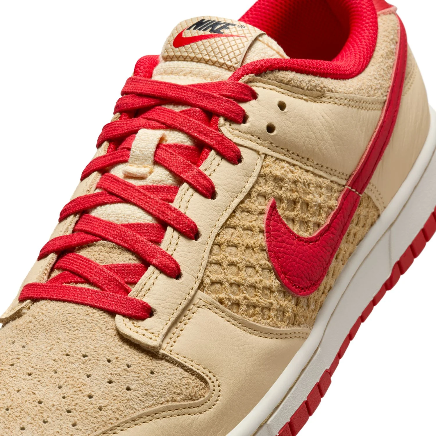 Dunk Low Retro SE 'Strawberry Waffle' - Image 8