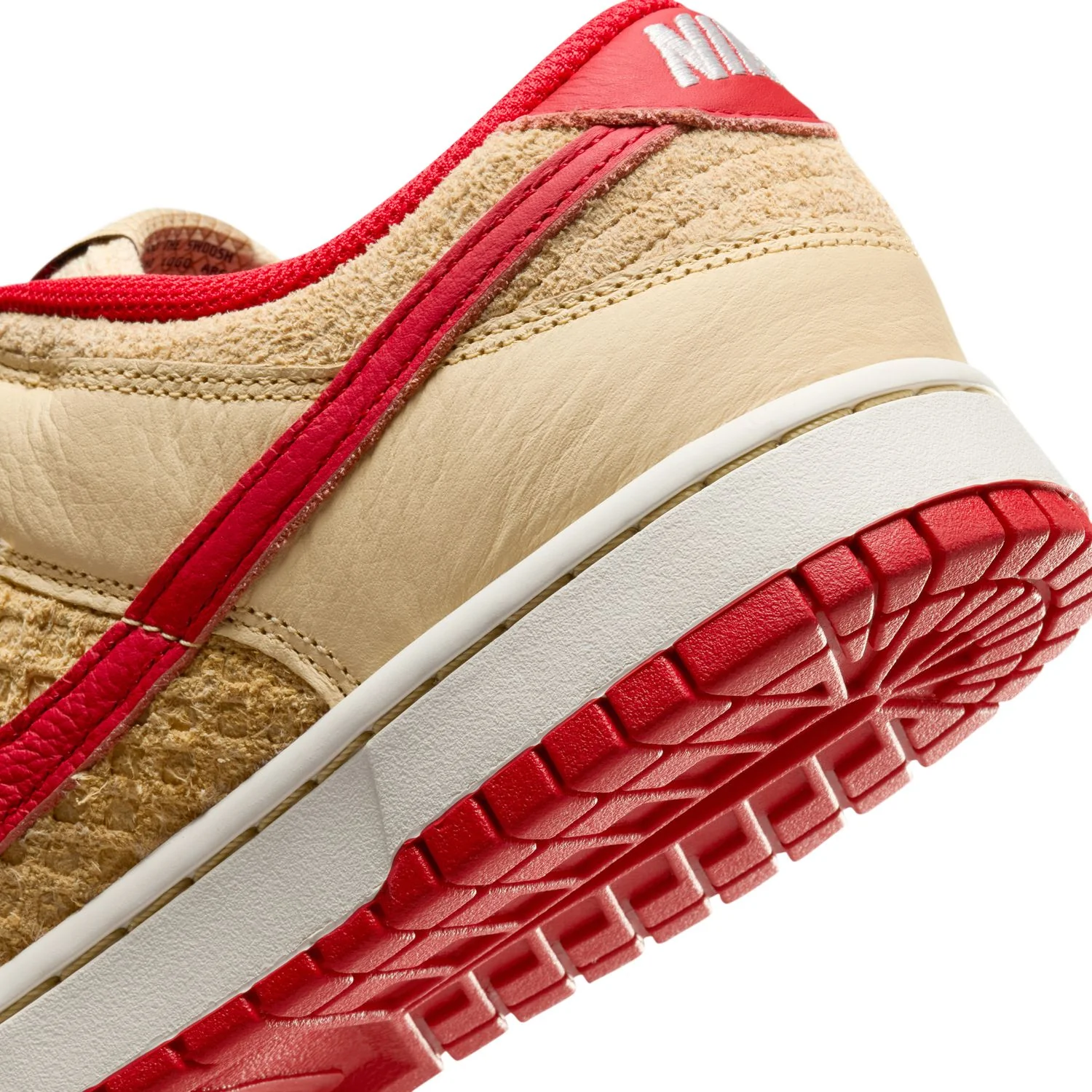 Dunk Low Retro SE 'Strawberry Waffle' - Image 9