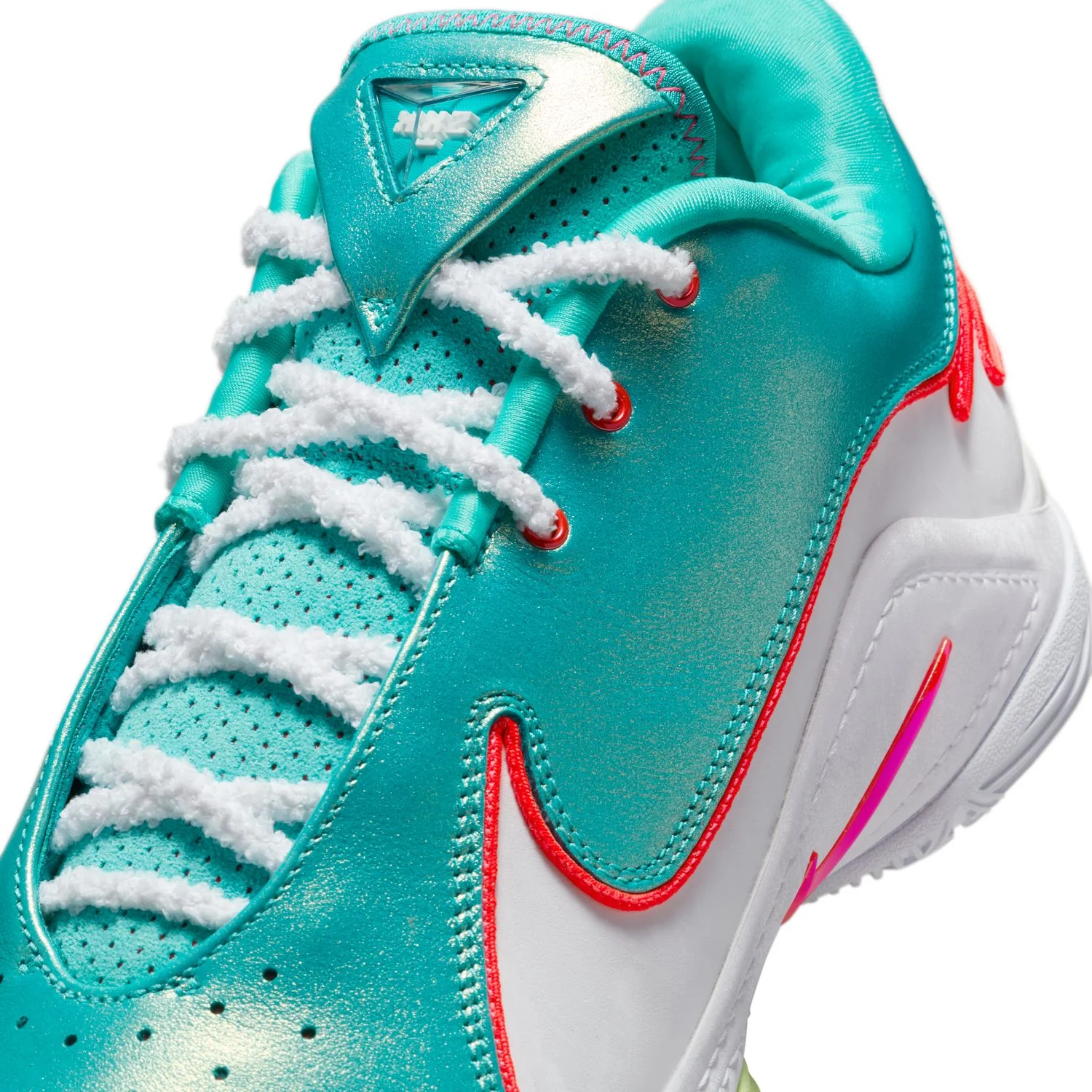 Lebron XXII Ep 'Christmas' - Image 9