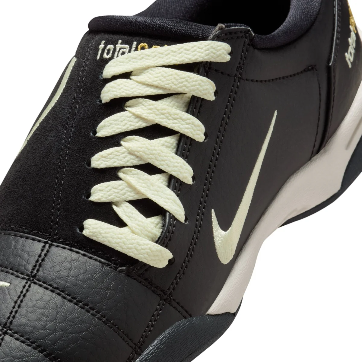 Total 90 'Black Metallic Gold' - Image 7