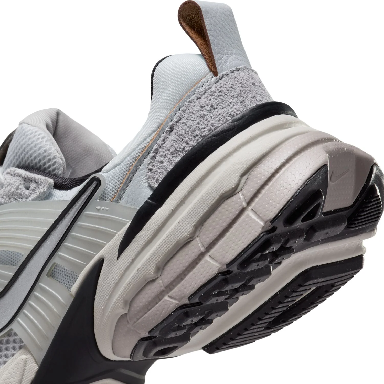 Wmns V2K Run 'Pure Platinum Chrome' - Image 8