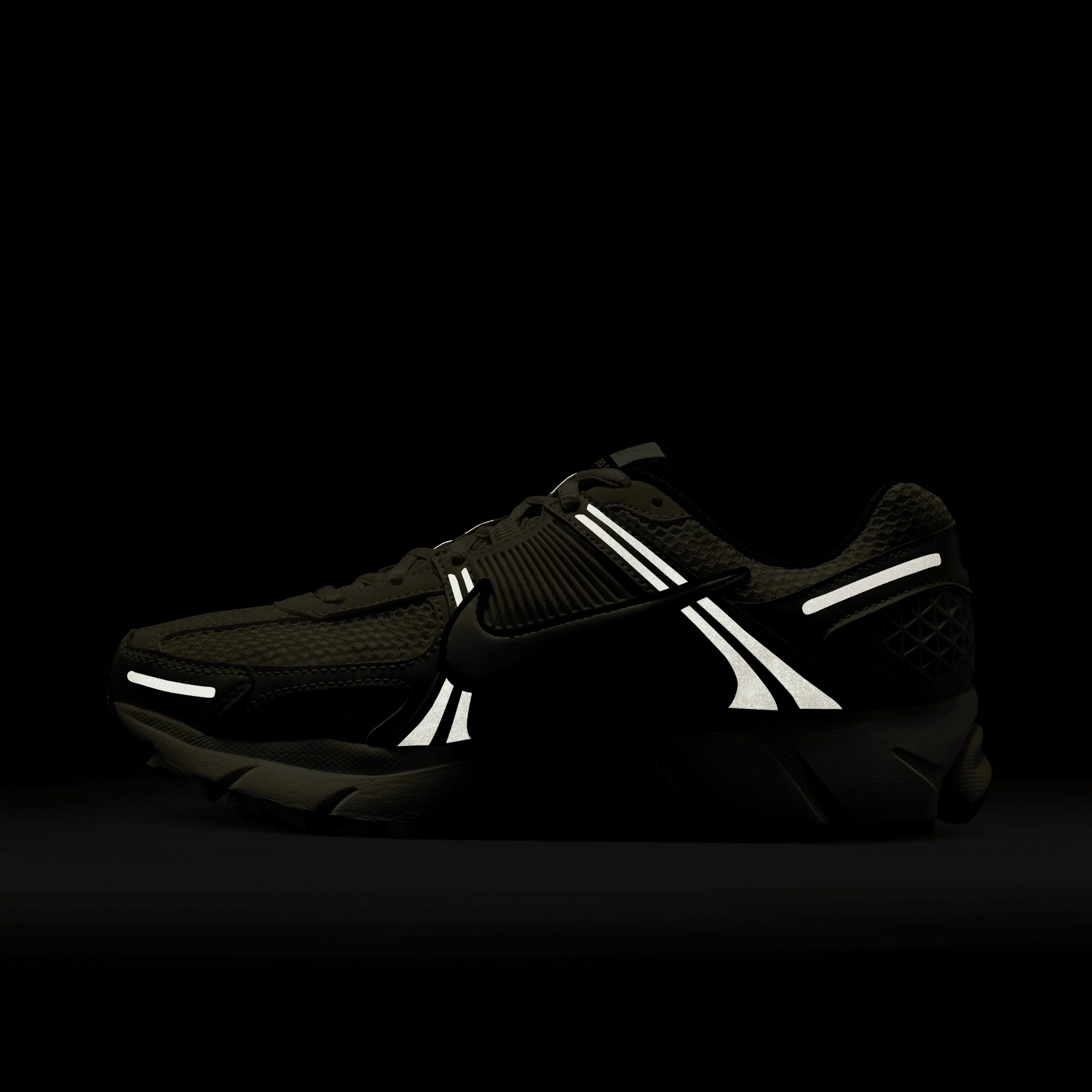Wmns Zoom Vomero 5 'Sand' - Image 11