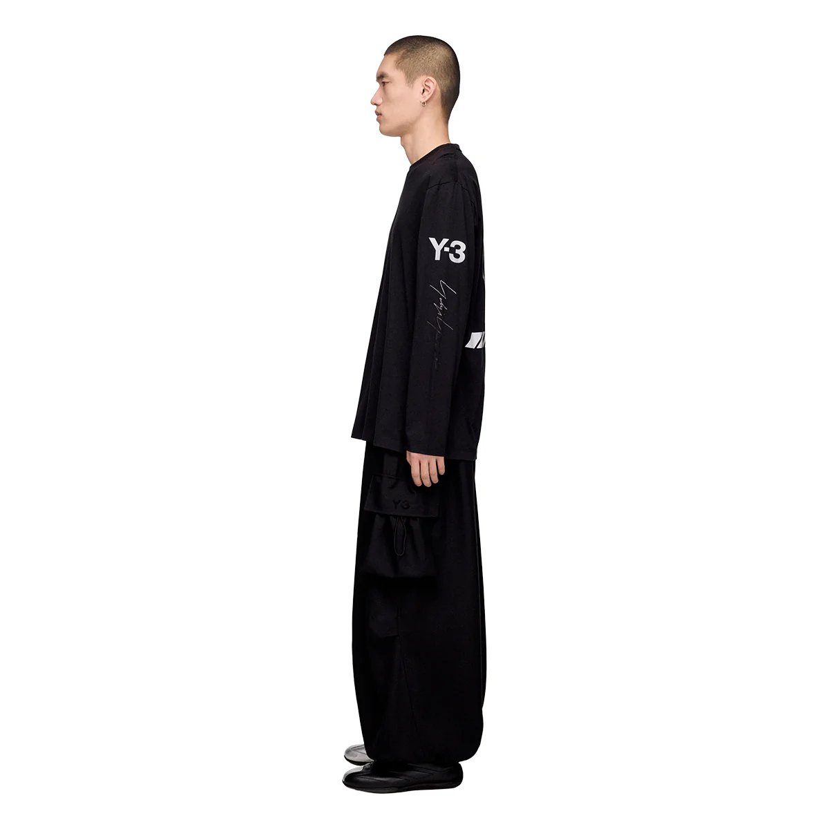 + Mercedes-AMG PETRONAS F1 Team Chaos L/S Tee 'Black' - Image 5